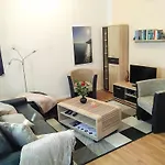 Im Appartement *